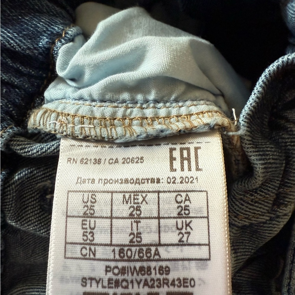 GUESS Women's High Rise Jeans in Blue and Cream size 24 and 25 - Picture 12 of 12